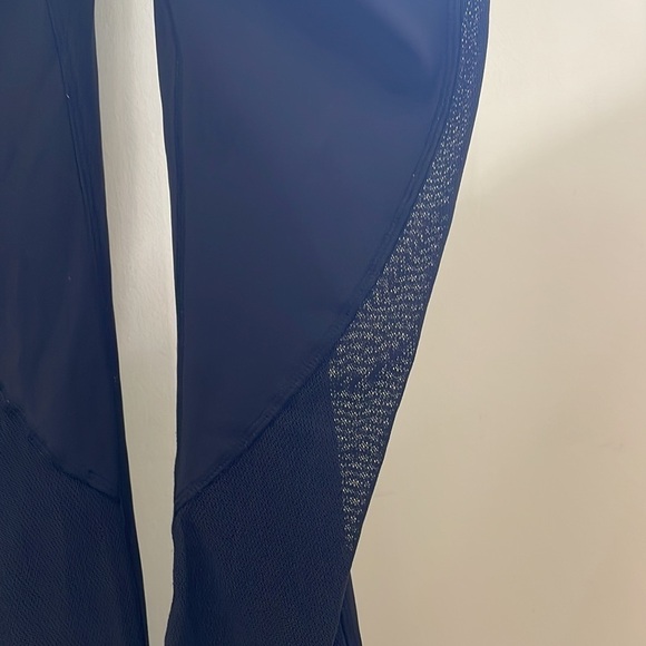Lululemon - 7/8s Yoga Workout Leggings - Mesh - Black - Size 4 - Picture 8 of 15